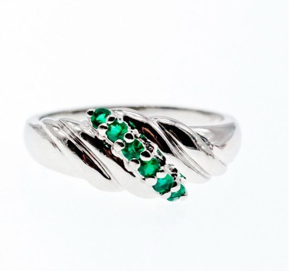 925 Sterling Silver Green CZ Ring Size 10.5